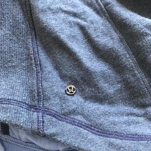 LULULEMON SWEATSHIRT